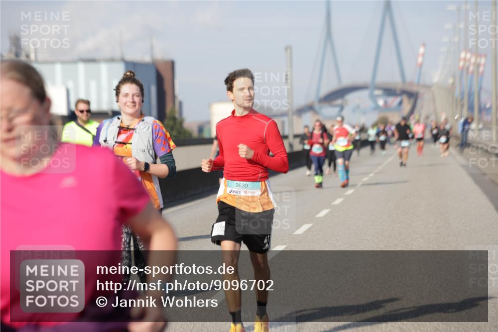 03.10.2025 - Köhlbrandbrückenlauf Jannik Wohlers http://msf.ph/oto/9096702 03.10.2025 10:17:23 Position 3 3639 meine-sportfotos.de