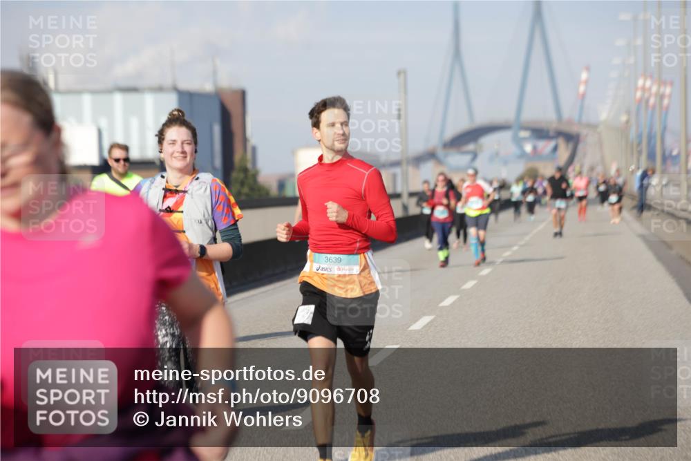 03.10.2025 - Köhlbrandbrückenlauf Jannik Wohlers http://msf.ph/oto/9096708 03.10.2025 10:17:23 Position 3 3639 meine-sportfotos.de