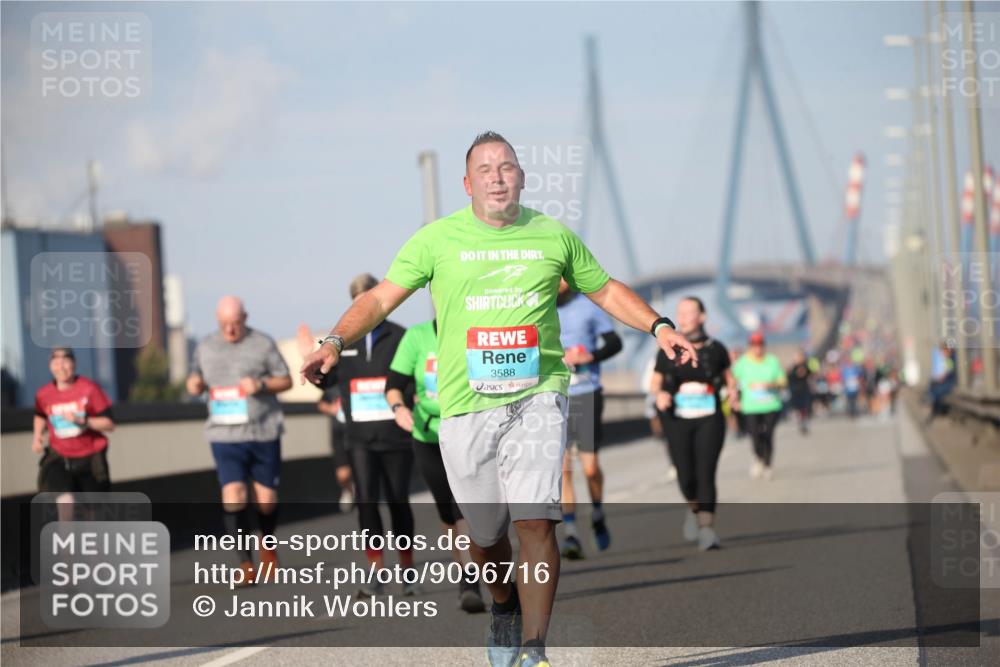 03.10.2025 - Köhlbrandbrückenlauf Jannik Wohlers http://msf.ph/oto/9096716 03.10.2025 10:15:06 Position 3 3588 meine-sportfotos.de
