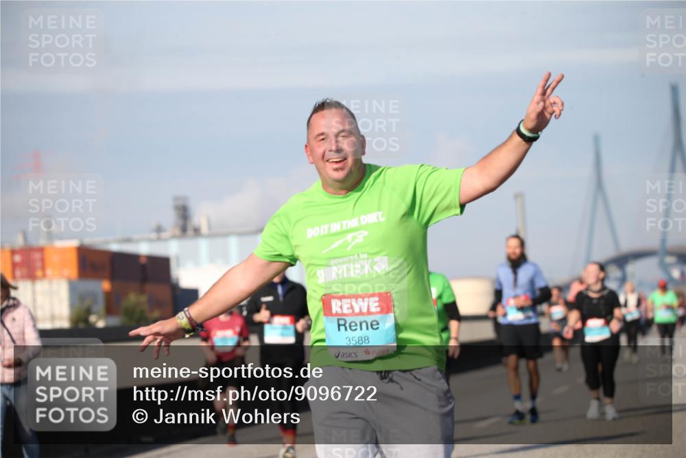 03.10.2025 - Köhlbrandbrückenlauf Jannik Wohlers http://msf.ph/oto/9096722 03.10.2025 10:15:09 Position 3 3588 meine-sportfotos.de