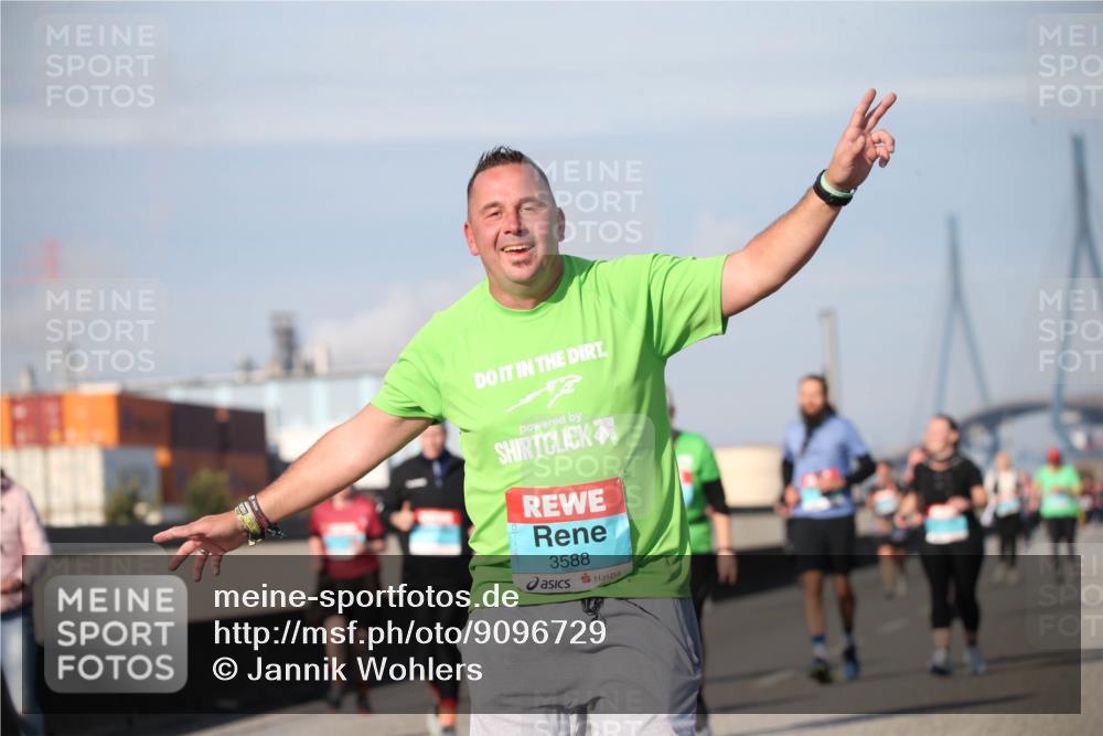 03.10.2025 - Köhlbrandbrückenlauf Jannik Wohlers http://msf.ph/oto/9096729 03.10.2025 10:15:09 Position 3 3588 meine-sportfotos.de