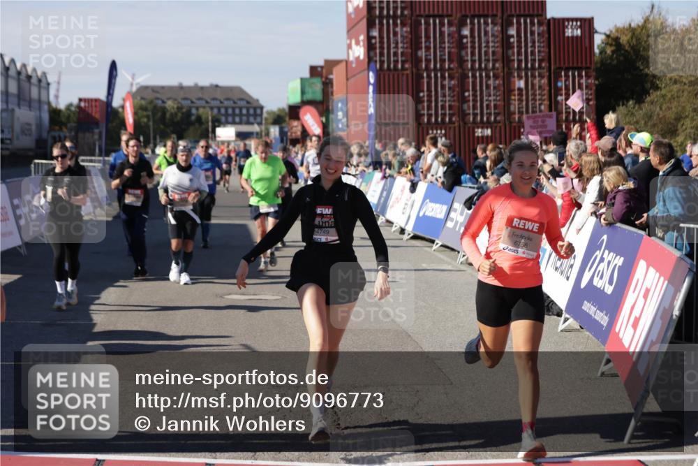 03.10.2025 - Köhlbrandbrückenlauf Jannik Wohlers http://msf.ph/oto/9096773 03.10.2025 13:21:08 Ziel 4393, 4680, 4749, 4846, 5156, 5265, 5363, 5377, 5450, 5618, 5746, 5878, 5882, 5883, 6262, 6282, 6296, 6602, 6645, 6646, 6648, 6650, 6756 meine-sportfotos.de