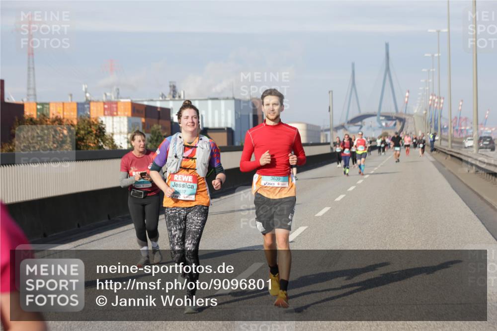 03.10.2025 - Köhlbrandbrückenlauf Jannik Wohlers http://msf.ph/oto/9096801 03.10.2025 10:17:24 Position 3 3637, 3639 meine-sportfotos.de
