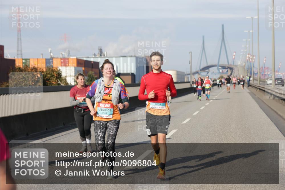 03.10.2025 - Köhlbrandbrückenlauf Jannik Wohlers http://msf.ph/oto/9096804 03.10.2025 10:17:24 Position 3 3637, 3639 meine-sportfotos.de
