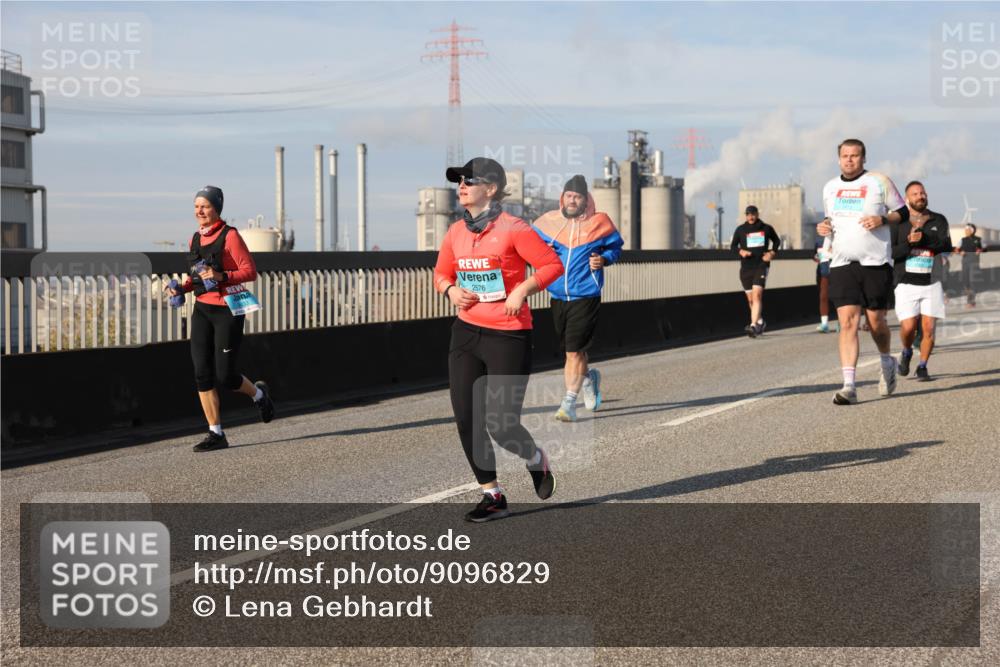 03.10.2025 - Köhlbrandbrückenlauf Lena Gebhardt http://msf.ph/oto/9096829 03.10.2025 10:10:06 Position 2 2576 meine-sportfotos.de