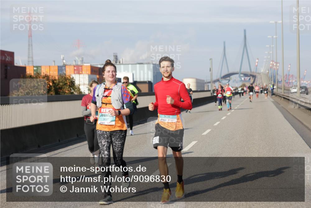 03.10.2025 - Köhlbrandbrückenlauf Jannik Wohlers http://msf.ph/oto/9096830 03.10.2025 10:17:24 Position 3 3637, 3639 meine-sportfotos.de