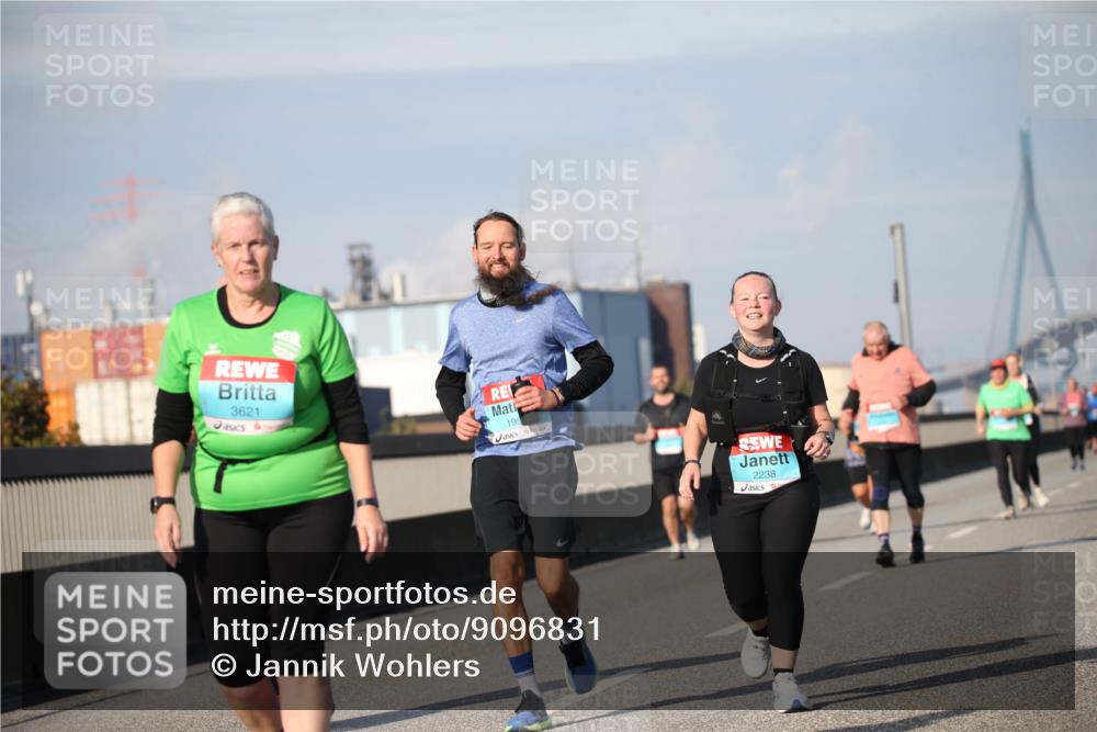 03.10.2025 - Köhlbrandbrückenlauf Jannik Wohlers http://msf.ph/oto/9096831 03.10.2025 10:15:14 Position 3 3621, 195, 2238 meine-sportfotos.de
