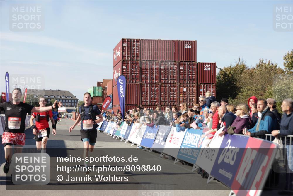 03.10.2025 - Köhlbrandbrückenlauf Jannik Wohlers http://msf.ph/oto/9096840 03.10.2025 12:55:44 Ziel 4001, 4104, 4594, 6100, 6480, 6762 meine-sportfotos.de