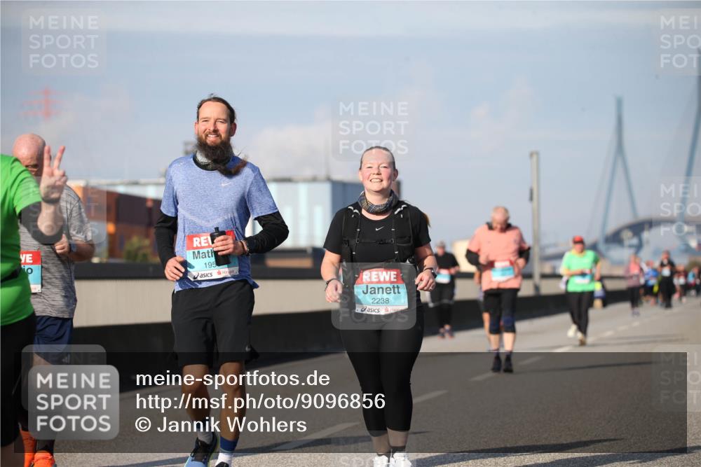 03.10.2025 - Köhlbrandbrückenlauf Jannik Wohlers http://msf.ph/oto/9096856 03.10.2025 10:15:15 Position 3 195, 2238 meine-sportfotos.de