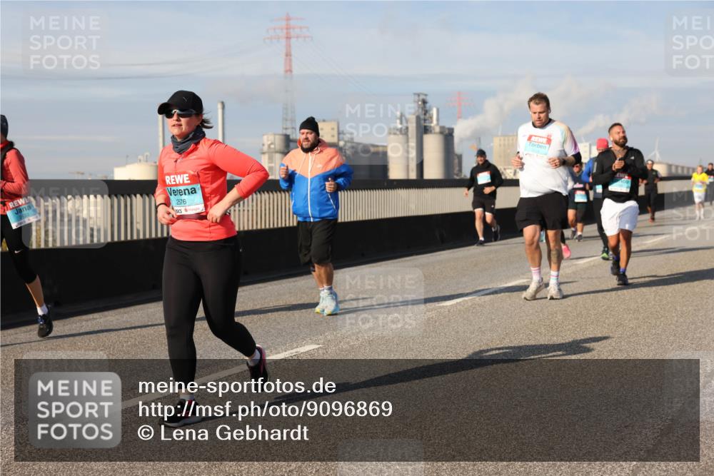 03.10.2025 - Köhlbrandbrückenlauf Lena Gebhardt http://msf.ph/oto/9096869 03.10.2025 10:10:06 Position 2 2576 meine-sportfotos.de