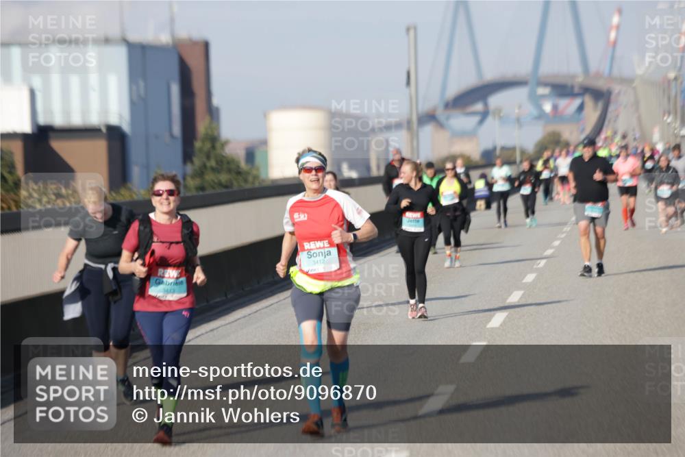 03.10.2025 - Köhlbrandbrückenlauf Jannik Wohlers http://msf.ph/oto/9096870 03.10.2025 10:17:36 Position 3 3413, 3412 meine-sportfotos.de