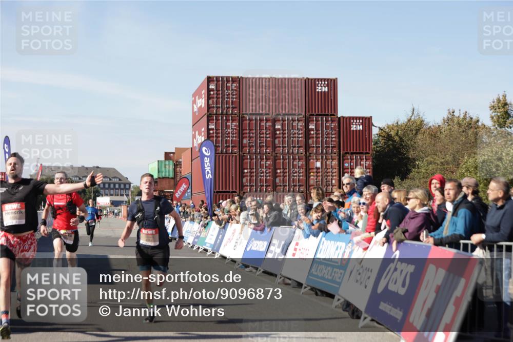 03.10.2025 - Köhlbrandbrückenlauf Jannik Wohlers http://msf.ph/oto/9096873 03.10.2025 12:55:44 Ziel 4001, 4104, 4594, 6100, 6480, 6762 meine-sportfotos.de