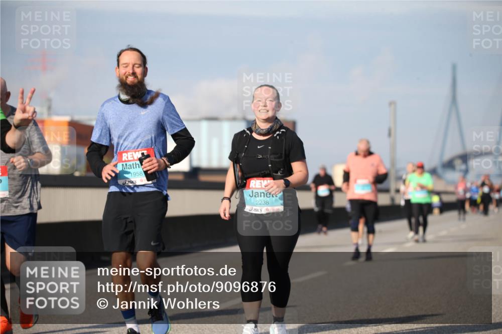 03.10.2025 - Köhlbrandbrückenlauf Jannik Wohlers http://msf.ph/oto/9096876 03.10.2025 10:15:16 Position 3 1958, 3, 2238 meine-sportfotos.de