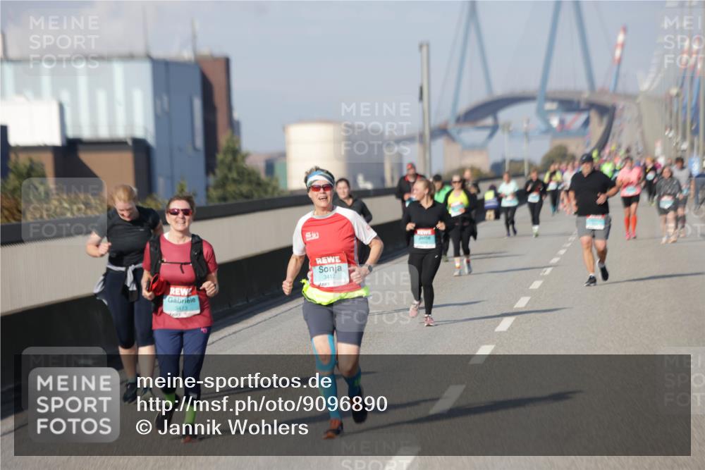 03.10.2025 - Köhlbrandbrückenlauf Jannik Wohlers http://msf.ph/oto/9096890 03.10.2025 10:17:37 Position 3 3413, 3412 meine-sportfotos.de