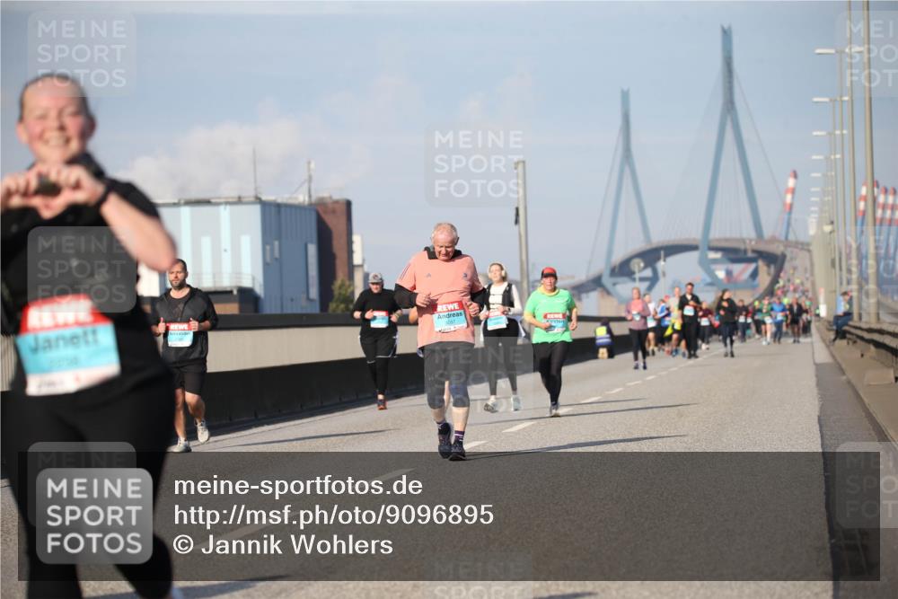 03.10.2025 - Köhlbrandbrückenlauf Jannik Wohlers http://msf.ph/oto/9096895 03.10.2025 10:15:17 Position 3  meine-sportfotos.de