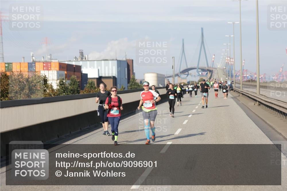 03.10.2025 - Köhlbrandbrückenlauf Jannik Wohlers http://msf.ph/oto/9096901 03.10.2025 10:17:37 Position 3 500 meine-sportfotos.de