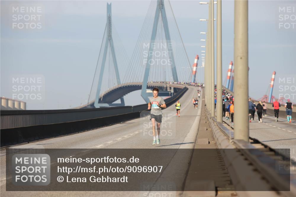03.10.2025 - Köhlbrandbrückenlauf Lena Gebhardt http://msf.ph/oto/9096907 03.10.2025 09:33:31 Position 2  meine-sportfotos.de