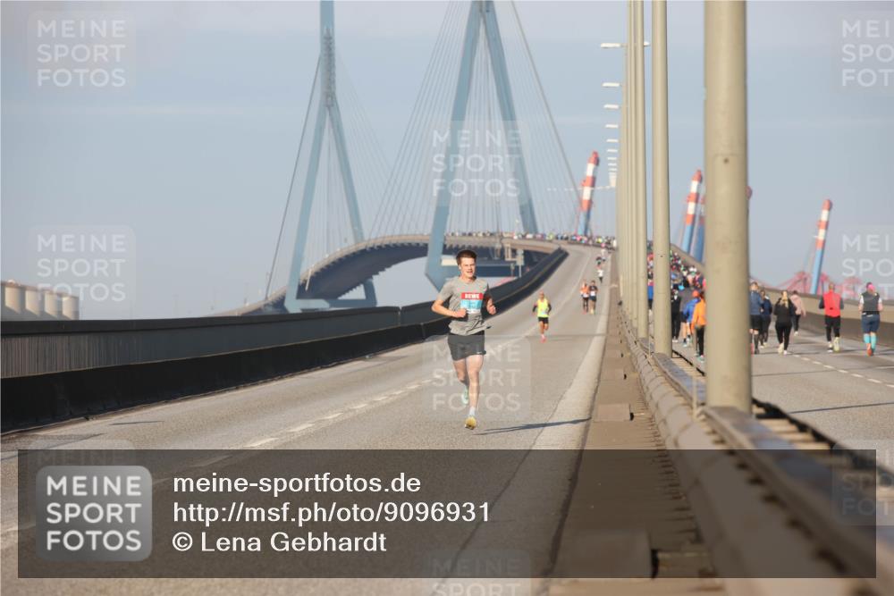 03.10.2025 - Köhlbrandbrückenlauf Lena Gebhardt http://msf.ph/oto/9096931 03.10.2025 09:33:32 Position 2  meine-sportfotos.de
