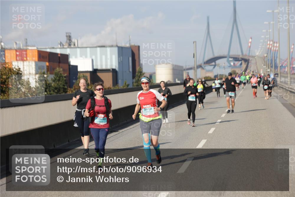 03.10.2025 - Köhlbrandbrückenlauf Jannik Wohlers http://msf.ph/oto/9096934 03.10.2025 10:17:38 Position 3 3412, 3413 meine-sportfotos.de
