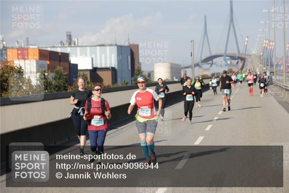 03.10.2025 - Köhlbrandbrückenlauf Jannik Wohlers http://msf.ph/oto/9096944 03.10.2025 10:17:38 Position 3 3413, 3412 meine-sportfotos.de