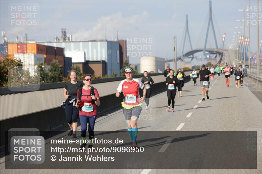 03.10.2025 - Köhlbrandbrückenlauf Jannik Wohlers http://msf.ph/oto/9096950 03.10.2025 10:17:38 Position 3 3413, 3412 meine-sportfotos.de