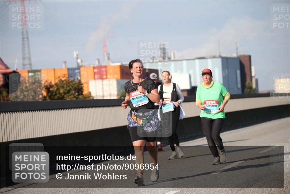 03.10.2025 - Köhlbrandbrückenlauf Jannik Wohlers http://msf.ph/oto/9096954 03.10.2025 10:15:26 Position 3 2936, 3040 meine-sportfotos.de