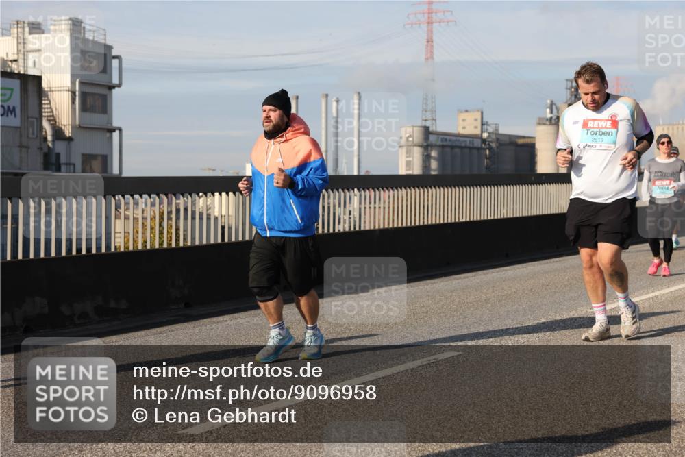 03.10.2025 - Köhlbrandbrückenlauf Lena Gebhardt http://msf.ph/oto/9096958 03.10.2025 10:10:08 Position 2 2619 meine-sportfotos.de