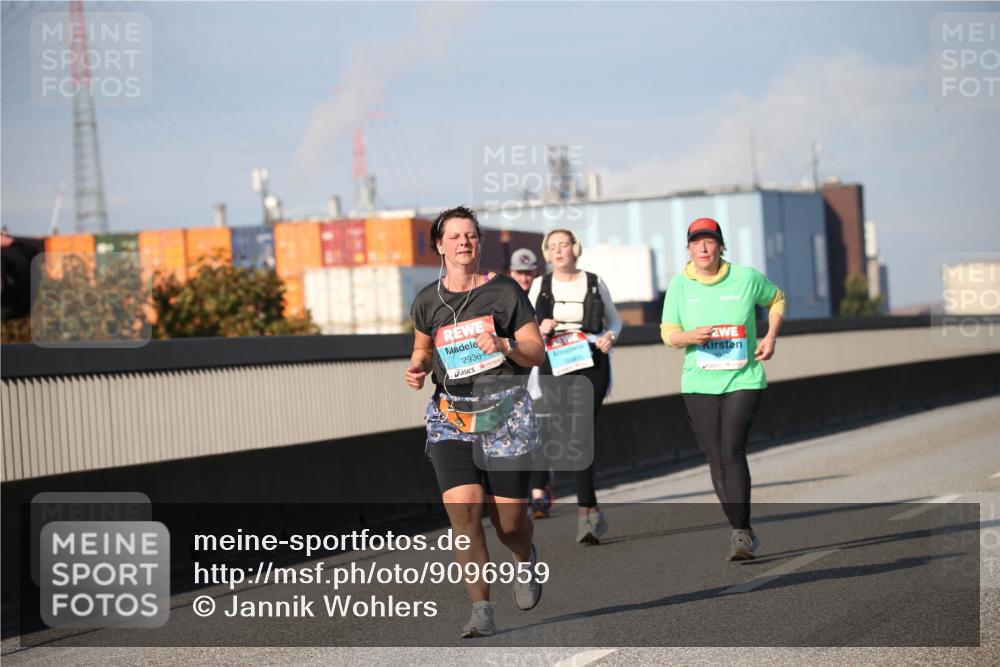 03.10.2025 - Köhlbrandbrückenlauf Jannik Wohlers http://msf.ph/oto/9096959 03.10.2025 10:15:26 Position 3 2936 meine-sportfotos.de