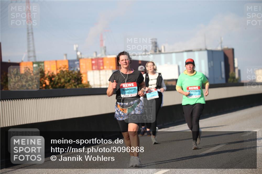 03.10.2025 - Köhlbrandbrückenlauf Jannik Wohlers http://msf.ph/oto/9096968 03.10.2025 10:15:27 Position 3 2936, 040 meine-sportfotos.de