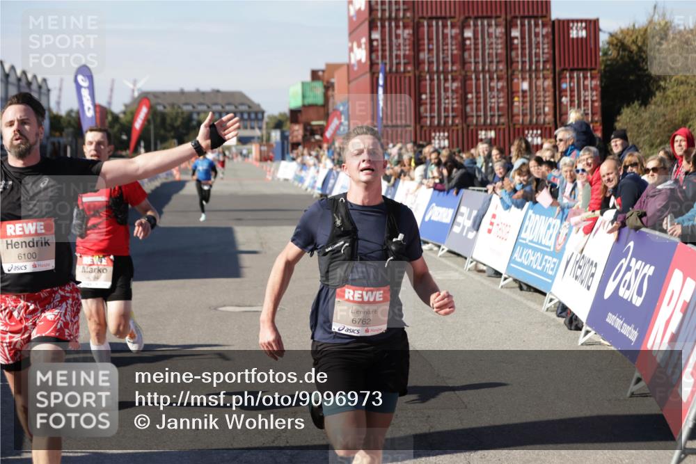 03.10.2025 - Köhlbrandbrückenlauf Jannik Wohlers http://msf.ph/oto/9096973 03.10.2025 12:55:45 Ziel 4001, 4594, 6100, 6480, 6762 meine-sportfotos.de