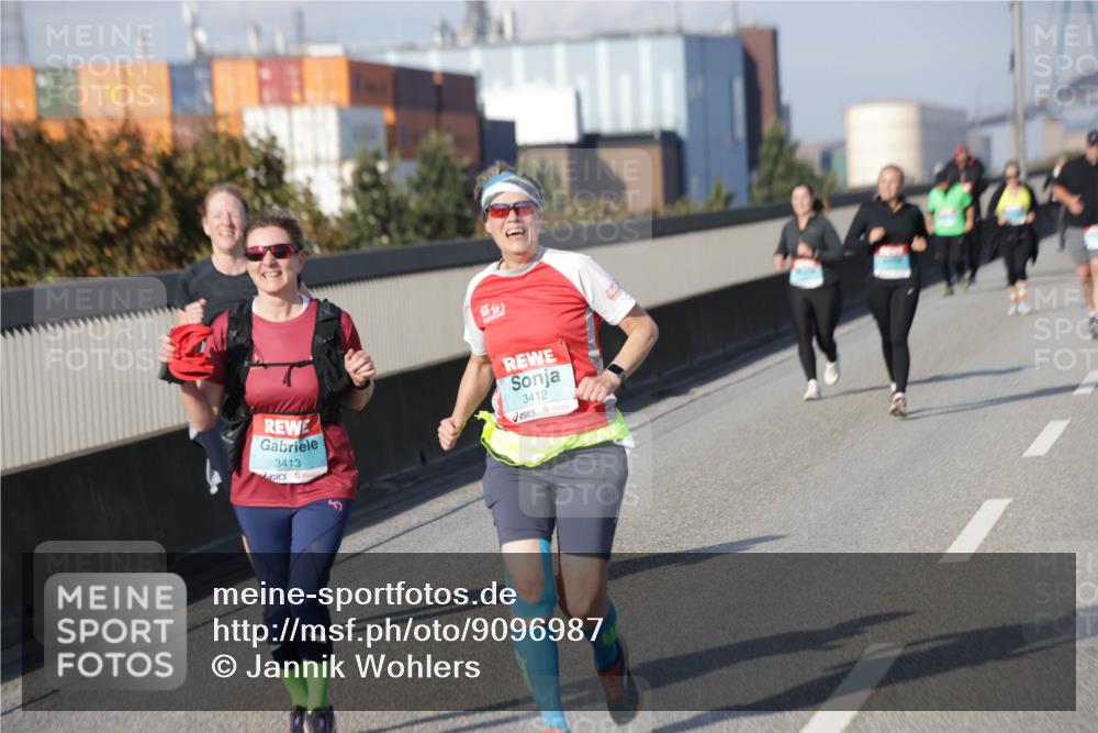 03.10.2025 - Köhlbrandbrückenlauf Jannik Wohlers http://msf.ph/oto/9096987 03.10.2025 10:17:41 Position 3 3413, 3412 meine-sportfotos.de