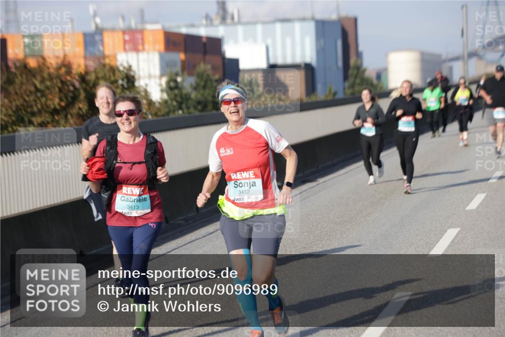 03.10.2025 - Köhlbrandbrückenlauf Jannik Wohlers http://msf.ph/oto/9096989 03.10.2025 10:17:41 Position 3 3413, 3412 meine-sportfotos.de
