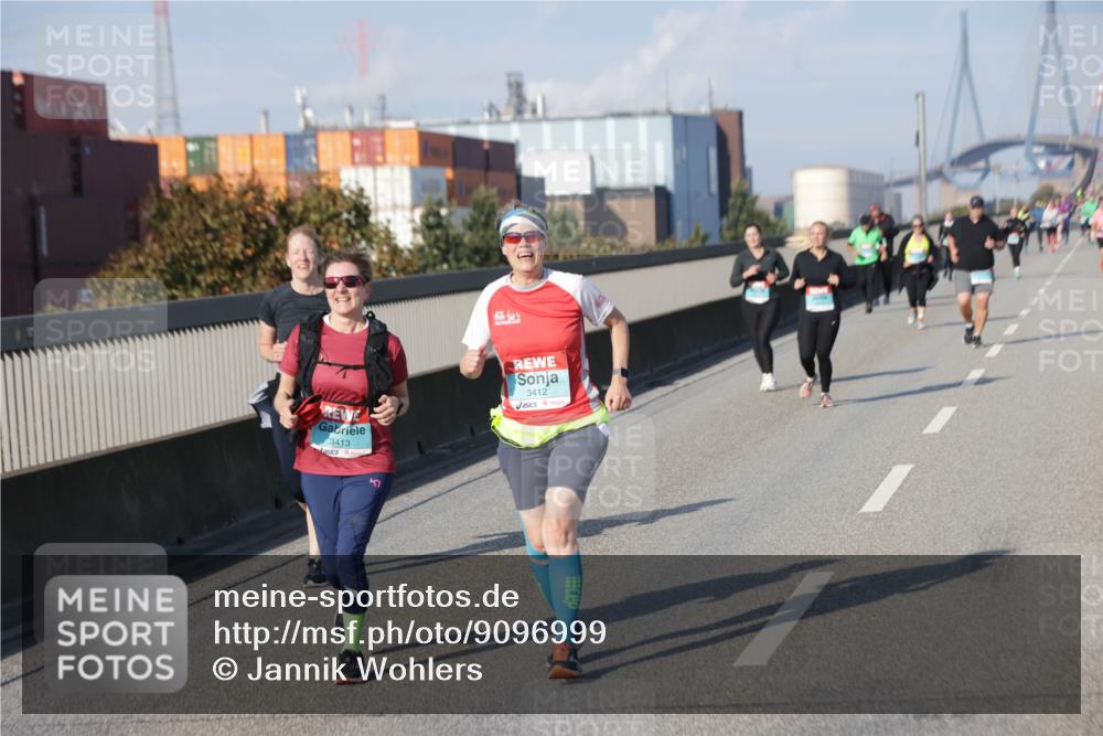 03.10.2025 - Köhlbrandbrückenlauf Jannik Wohlers http://msf.ph/oto/9096999 03.10.2025 10:17:41 Position 3 3413, 3412 meine-sportfotos.de