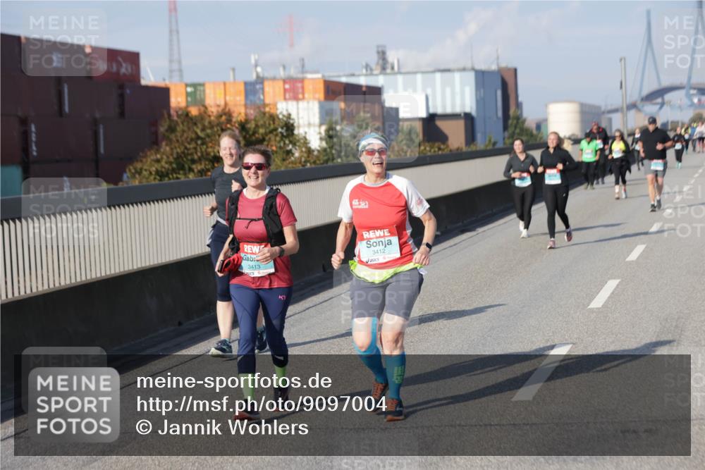 03.10.2025 - Köhlbrandbrückenlauf Jannik Wohlers http://msf.ph/oto/9097004 03.10.2025 10:17:41 Position 3 3413, 3412 meine-sportfotos.de
