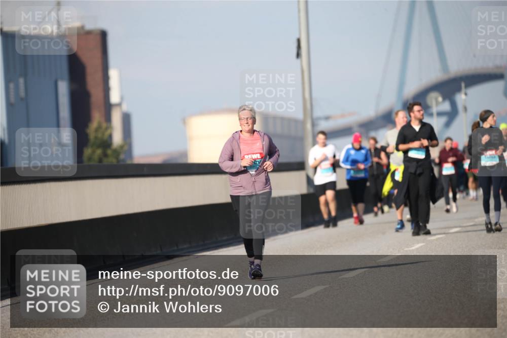 03.10.2025 - Köhlbrandbrückenlauf Jannik Wohlers http://msf.ph/oto/9097006 03.10.2025 10:15:32 Position 3  meine-sportfotos.de