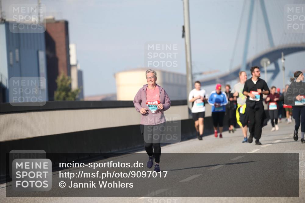 03.10.2025 - Köhlbrandbrückenlauf Jannik Wohlers http://msf.ph/oto/9097017 03.10.2025 10:15:32 Position 3 3589 meine-sportfotos.de