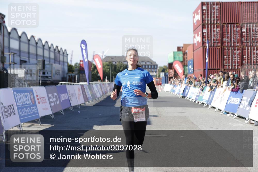 03.10.2025 - Köhlbrandbrückenlauf Jannik Wohlers http://msf.ph/oto/9097028 03.10.2025 12:55:51 Ziel 4001, 4594, 6100, 6480, 6762 meine-sportfotos.de