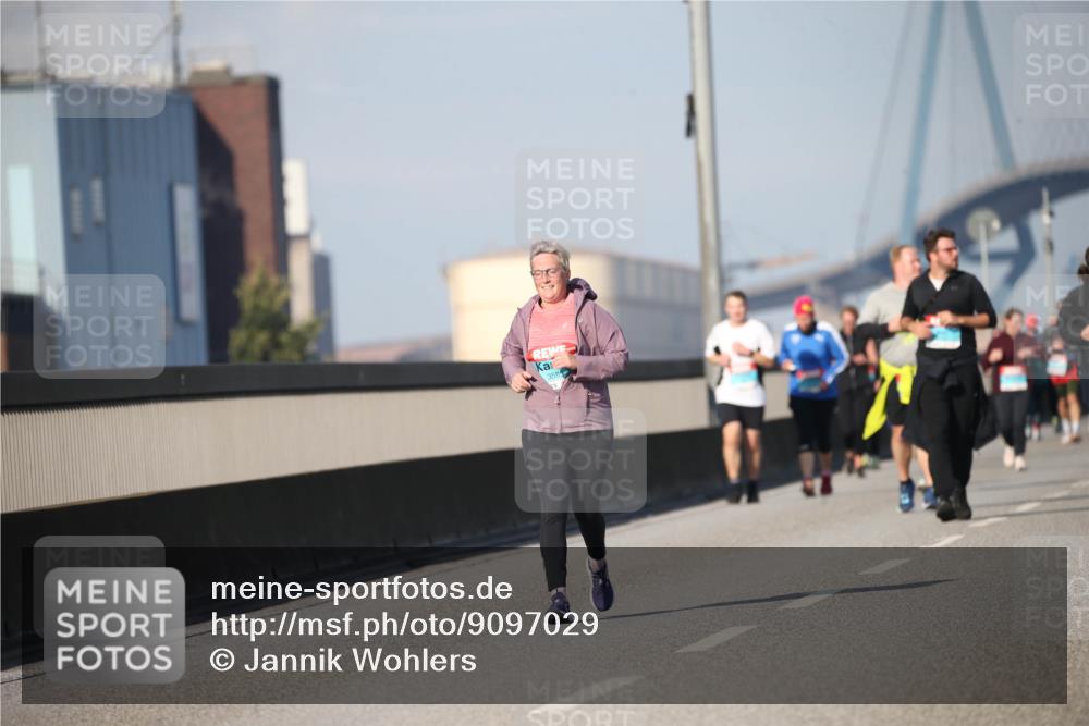 03.10.2025 - Köhlbrandbrückenlauf Jannik Wohlers http://msf.ph/oto/9097029 03.10.2025 10:15:33 Position 3  meine-sportfotos.de