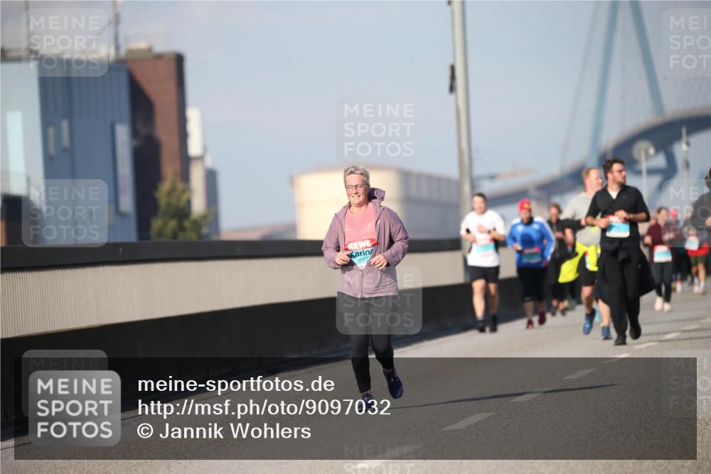 03.10.2025 - Köhlbrandbrückenlauf Jannik Wohlers http://msf.ph/oto/9097032 03.10.2025 10:15:33 Position 3 3589 meine-sportfotos.de