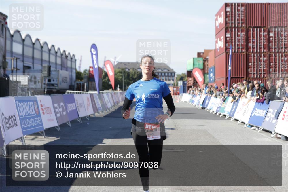 03.10.2025 - Köhlbrandbrückenlauf Jannik Wohlers http://msf.ph/oto/9097038 03.10.2025 12:55:51 Ziel 4001, 4594, 6100, 6480, 6762 meine-sportfotos.de