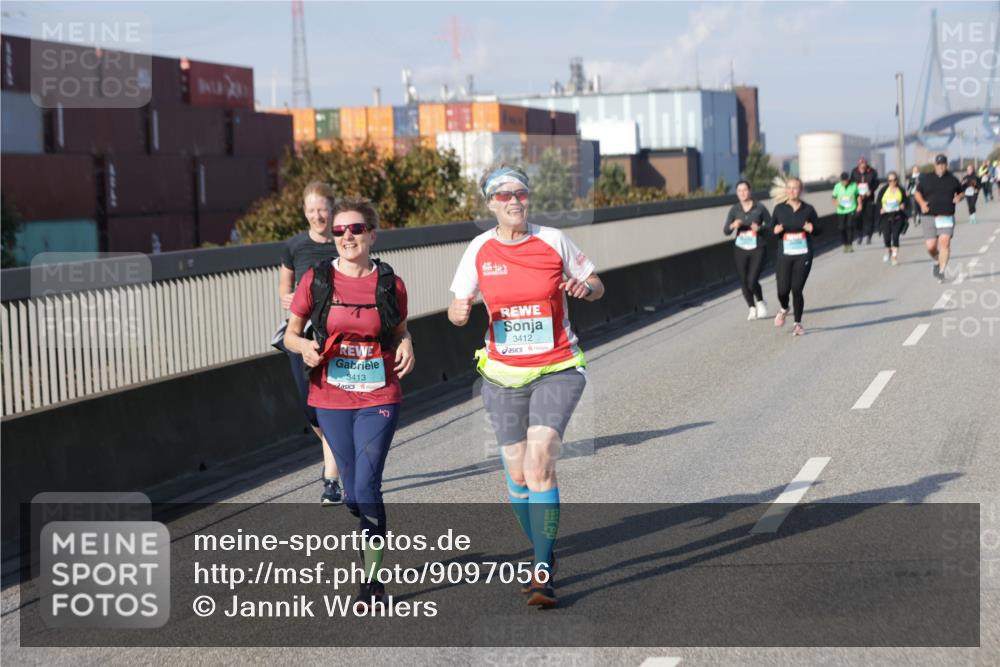 03.10.2025 - Köhlbrandbrückenlauf Jannik Wohlers http://msf.ph/oto/9097056 03.10.2025 10:17:42 Position 3 3413, 3412 meine-sportfotos.de