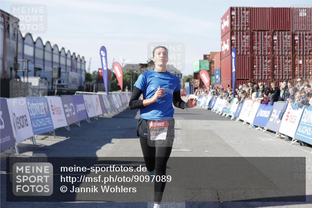 03.10.2025 - Köhlbrandbrückenlauf Jannik Wohlers http://msf.ph/oto/9097089 03.10.2025 12:55:51 Ziel 4001, 4594, 6100, 6480, 6762 meine-sportfotos.de