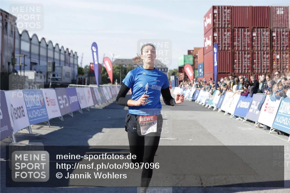 03.10.2025 - Köhlbrandbrückenlauf Jannik Wohlers http://msf.ph/oto/9097096 03.10.2025 12:55:51 Ziel 4001, 4594, 6100, 6480, 6762 meine-sportfotos.de