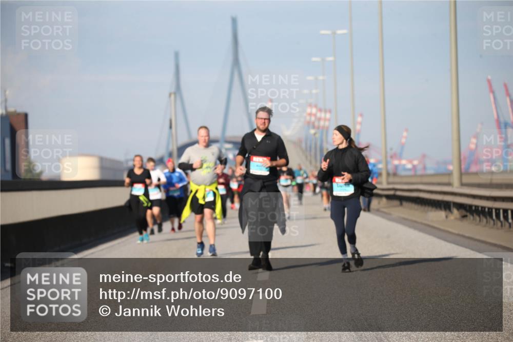 03.10.2025 - Köhlbrandbrückenlauf Jannik Wohlers http://msf.ph/oto/9097100 03.10.2025 10:15:48 Position 3  meine-sportfotos.de