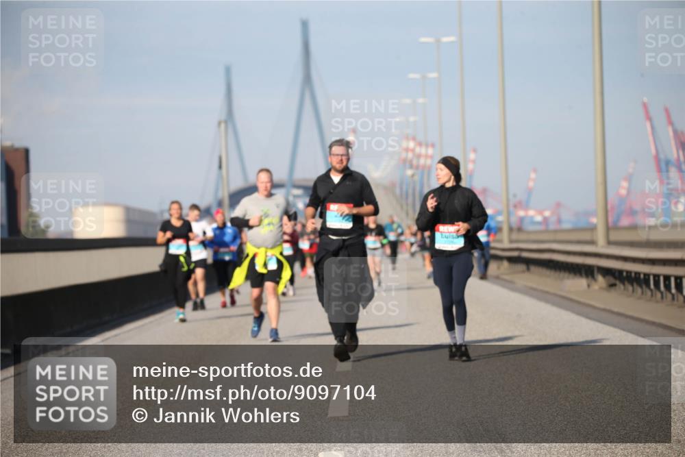 03.10.2025 - Köhlbrandbrückenlauf Jannik Wohlers http://msf.ph/oto/9097104 03.10.2025 10:15:48 Position 3  meine-sportfotos.de