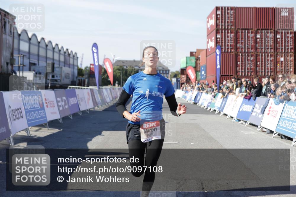 03.10.2025 - Köhlbrandbrückenlauf Jannik Wohlers http://msf.ph/oto/9097108 03.10.2025 12:55:51 Ziel 4001, 4594, 6100, 6480, 6762 meine-sportfotos.de
