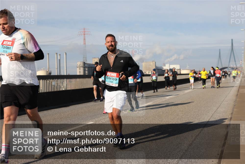 03.10.2025 - Köhlbrandbrückenlauf Lena Gebhardt http://msf.ph/oto/9097113 03.10.2025 10:10:10 Position 2 2619, 1763 meine-sportfotos.de