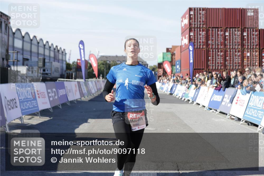 03.10.2025 - Köhlbrandbrückenlauf Jannik Wohlers http://msf.ph/oto/9097118 03.10.2025 12:55:51 Ziel 4001, 4594, 6100, 6480, 6762 meine-sportfotos.de