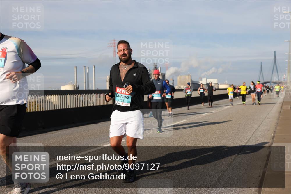 03.10.2025 - Köhlbrandbrückenlauf Lena Gebhardt http://msf.ph/oto/9097127 03.10.2025 10:10:10 Position 2 1763 meine-sportfotos.de