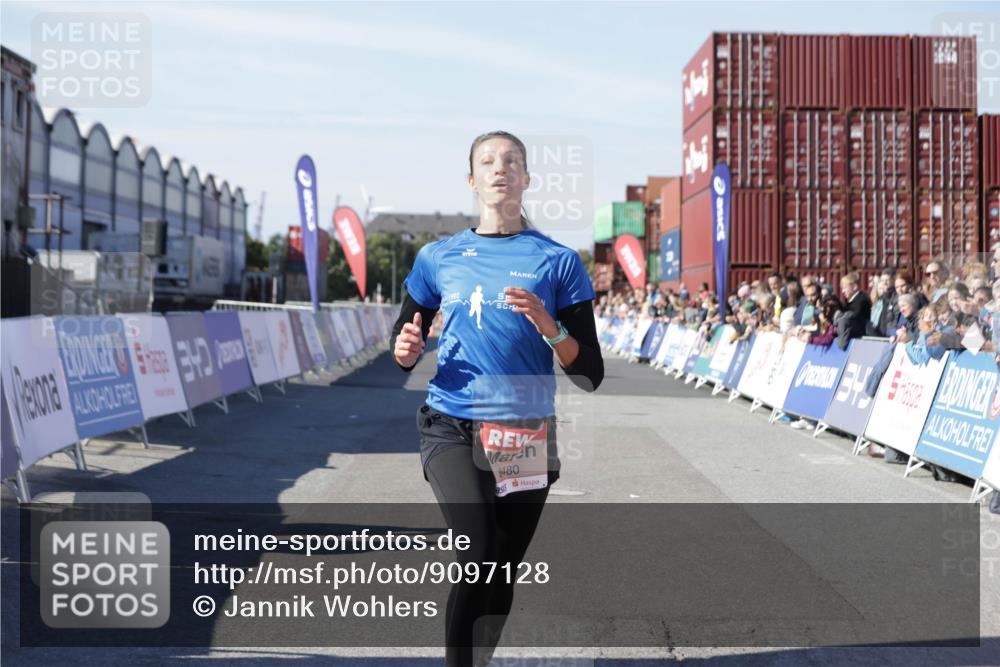03.10.2025 - Köhlbrandbrückenlauf Jannik Wohlers http://msf.ph/oto/9097128 03.10.2025 12:55:51 Ziel 4001, 4594, 6100, 6480, 6762 meine-sportfotos.de